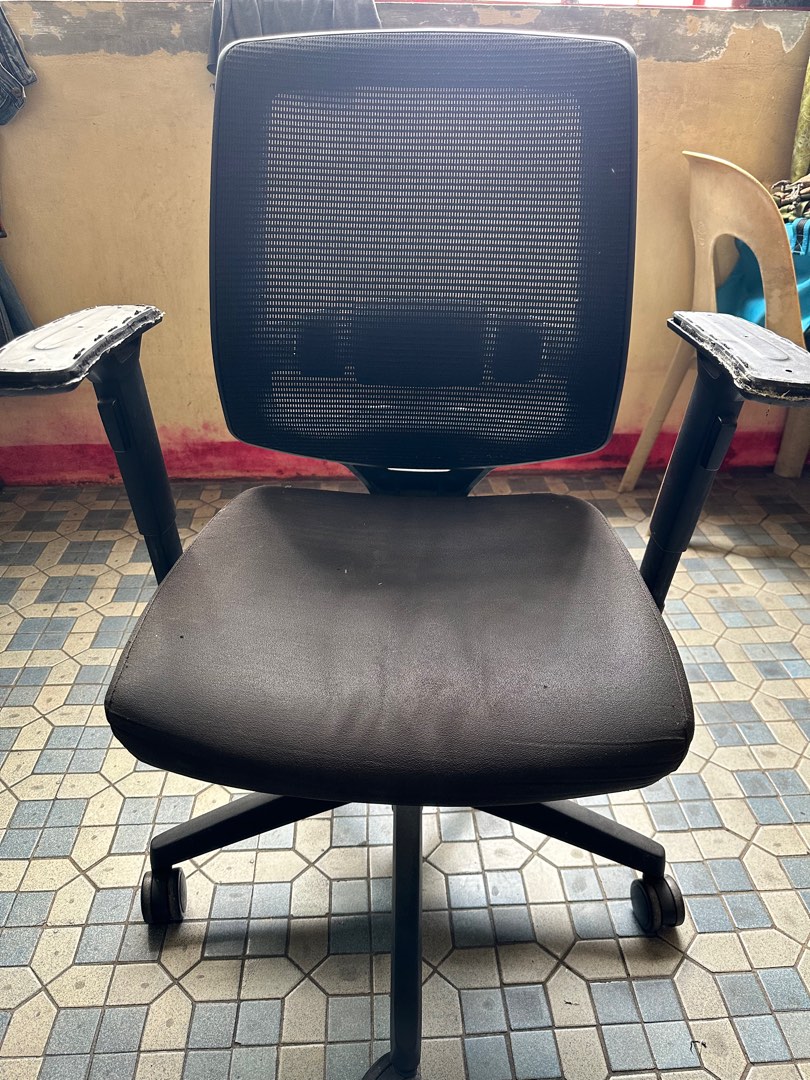 2nd hand office chair, Furniture & Home Living, Office Furniture
