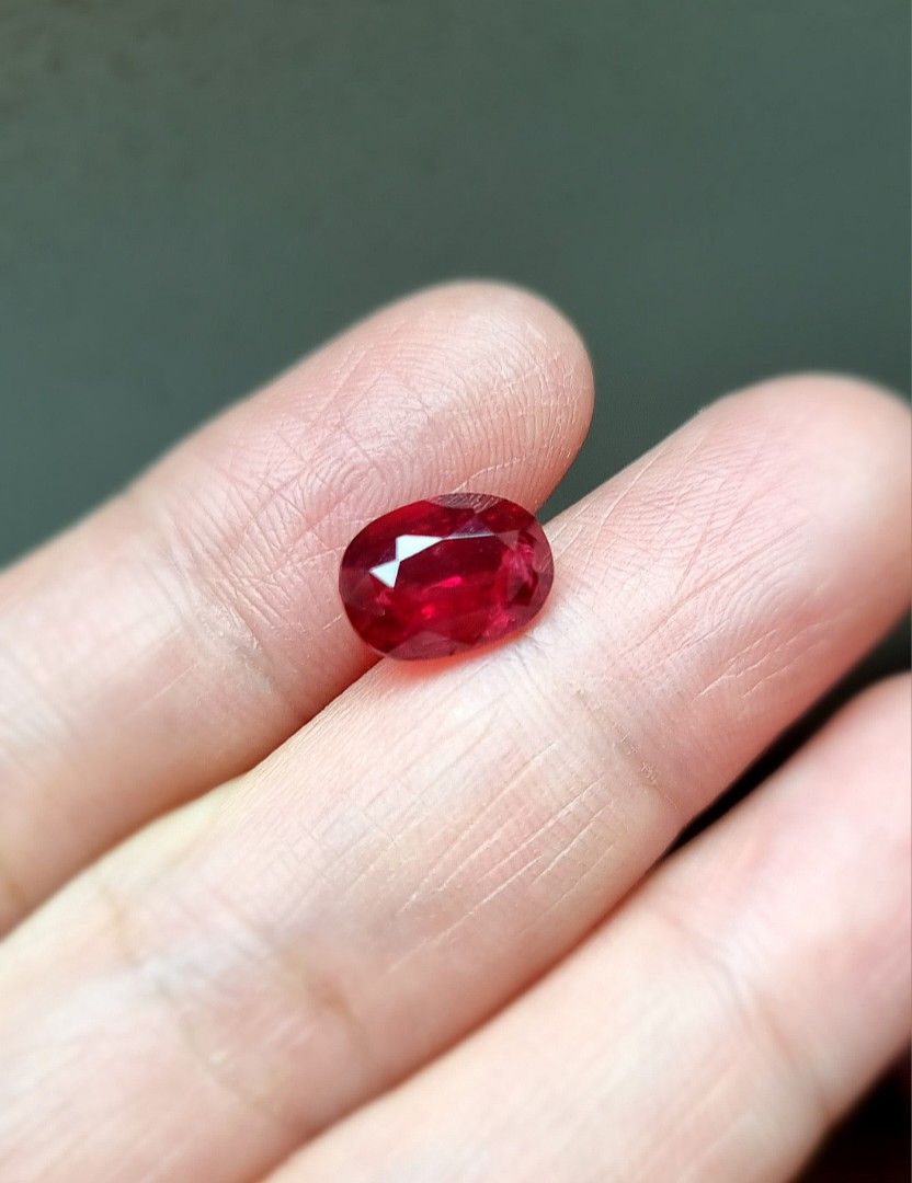Vivid red ruby cheap