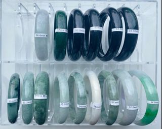 ** Jade Bangle / Black Jade Bangle64231700071427110