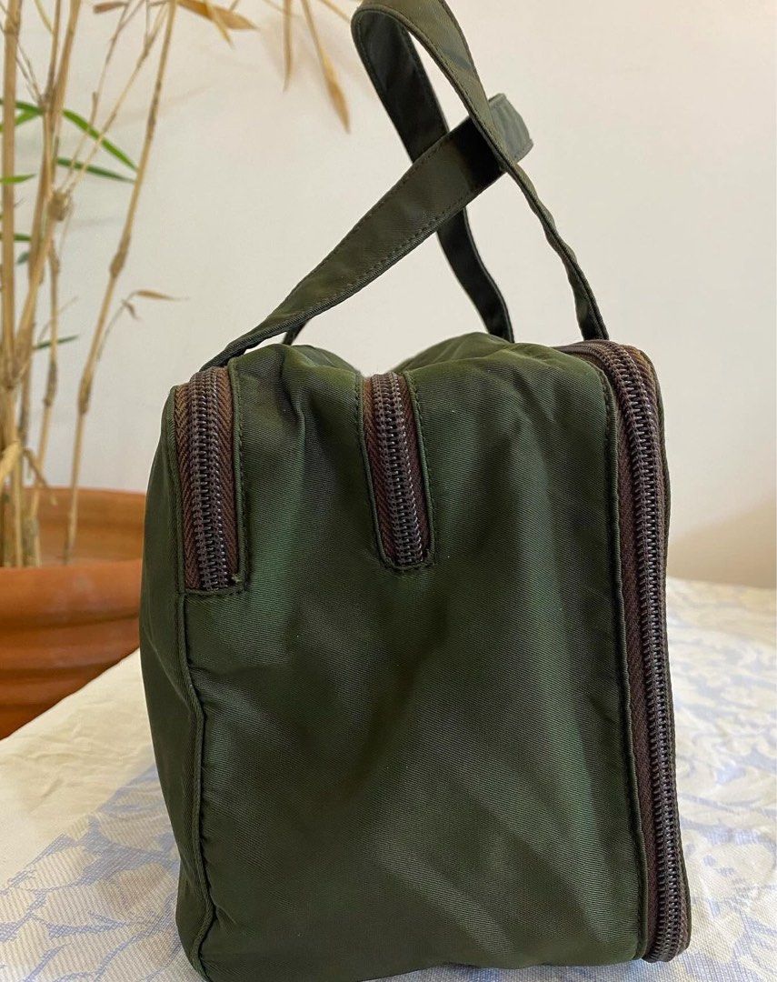 Authentic Prada Tessuto B6840 Borsa Bowler Bag (Category: Luxury Bags & Wallets) located in Pasig City. Submitted by bestluxurybuys (Listing ID 1283208198, Image 3). Description: Authentic Prada Tessuto B6840 Borsa Bowler Bag Dm or Vber O92755II747.