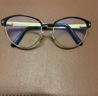 Authentic Tomford eyeglass(  negotiable for sure buyer)