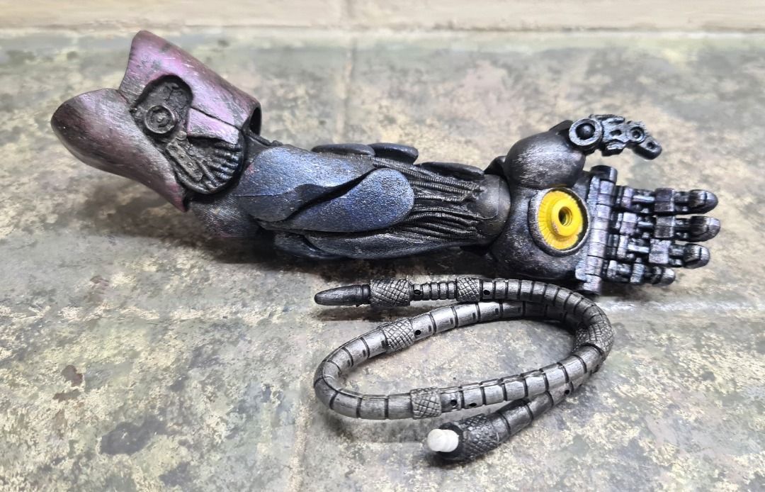 BAF SENTINEL LEFT ARM - Marvel Legends Sentinels Series (Category: Figurines & Statues) located in Quezon City. Submitted by charliebrown_olx (Listing ID 1283235757, Image 1). Description: Item: X-MEN SENTINEL BAF LEFT ARM Classification: Unused Condition: Mint (WYSIWYG) TERMS & CONDITIONS: 1. C.O.D. Can meet buyers at - Del Monte Ave, Q.C. - Mla Memorial Park Sucat - Sundays 10am-11am 2. Shipping c/o buyer. 3. Prices are Final. 4. Respect the Ad