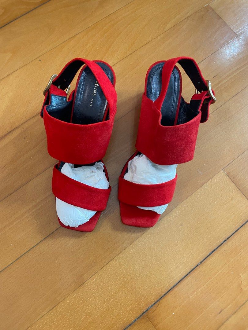 Celine heels （分類：鞋及波鞋）位於 Hong Kong。 由 EElaine 提交（商品編號 1283179700，圖片 2）。簡介： 100% real 專門店購入 少著 Fit 36.5-37.5。