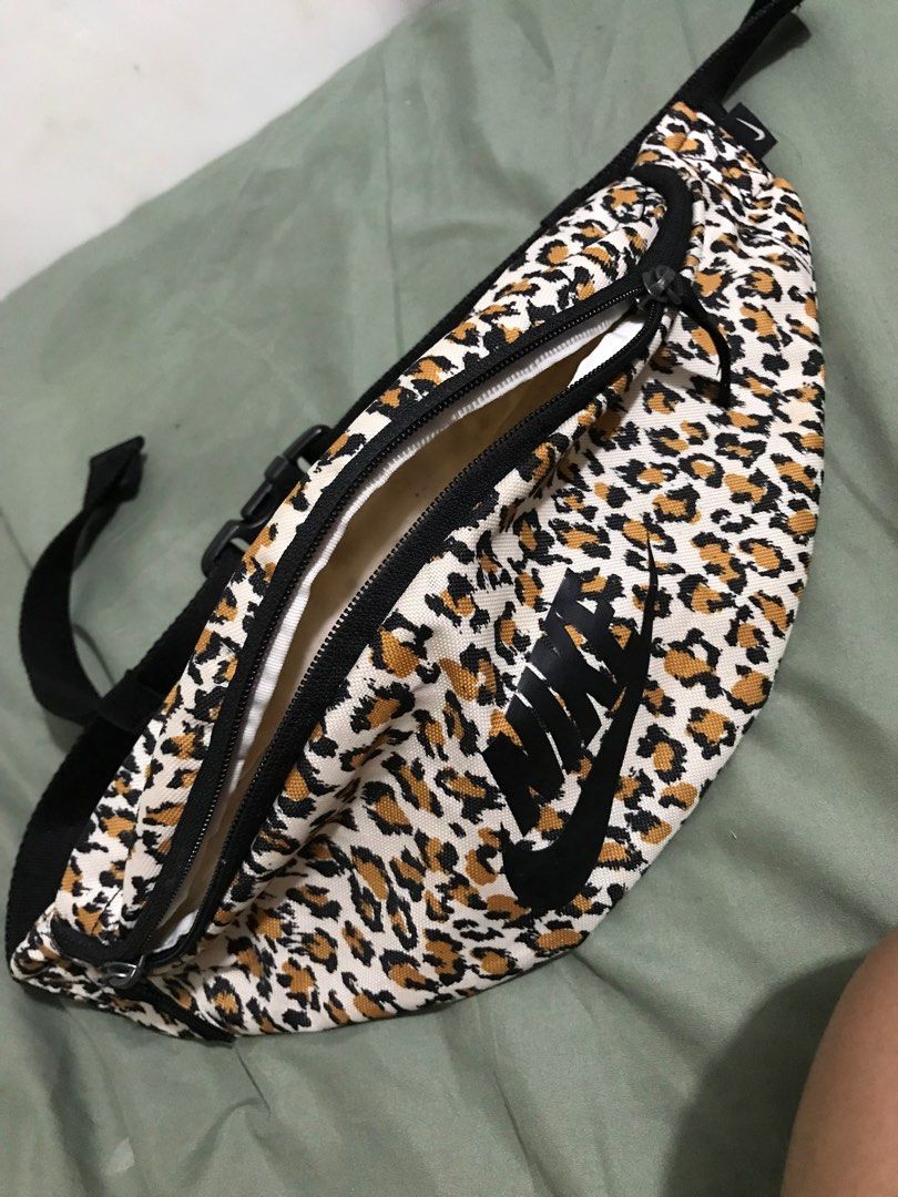 Nike cheetah sales fanny pack