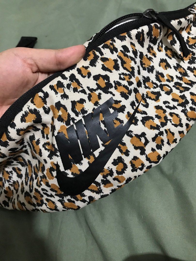 Nike cheetah fanny pack new arrivals