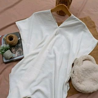 (Category: ) located in . Submitted by theaesthetique.co (Listing ID 1237737025, Image 1). Description: .