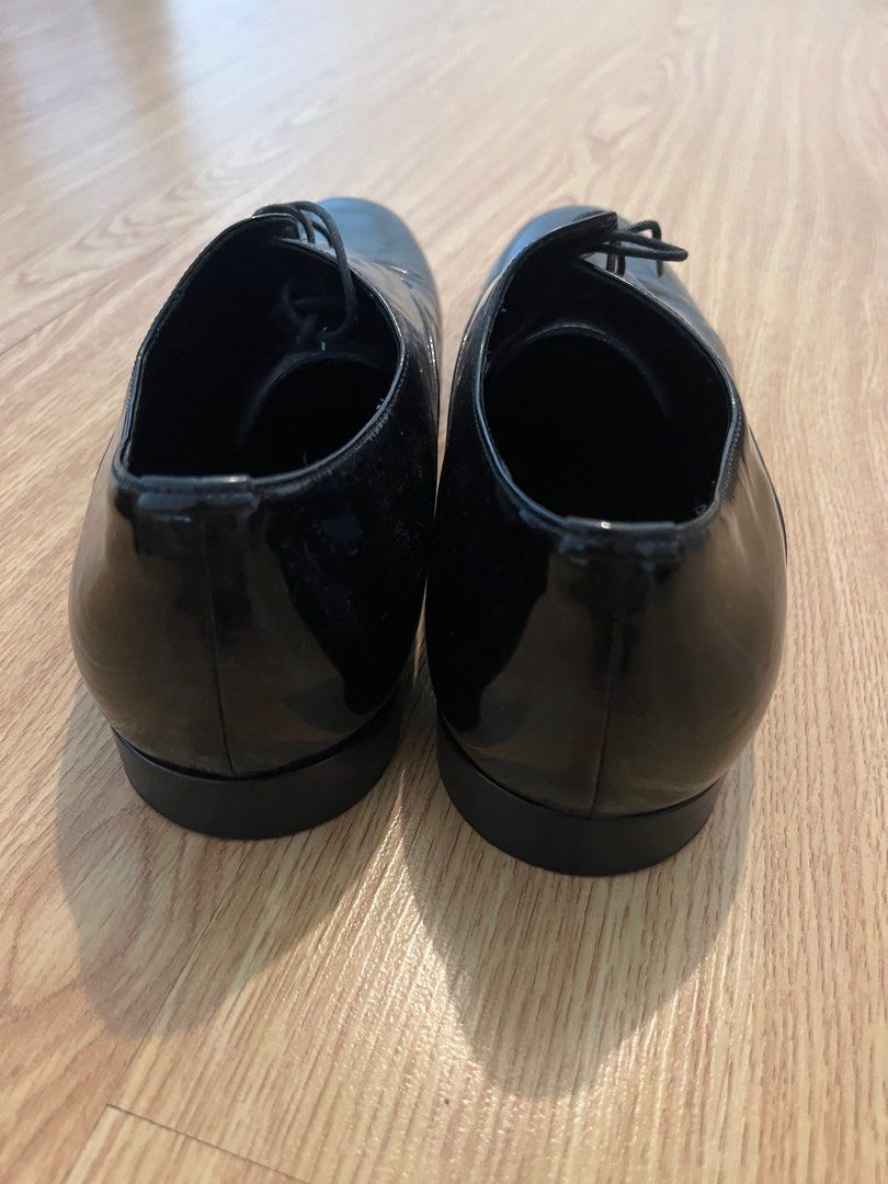 Dior patent shoes (Category: Sneakers & Footwear) located in Mandaluyong City. Submitted by cris333 (Listing ID 1283179611, Image 2). Description: Dior patent shoes size 41 purchased brand new in adora greenbelt around 17k cant find box needs cleaning P3500 RFS renovating home and decluttering, haven’t used in years .