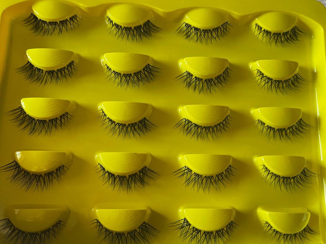 False lashes (Category: Makeup) located in Singapore. Submitted by pinkonly_ (Listing ID 1283200465, Image 2). Description: $4inclusive of postage .