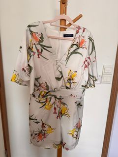 (Category: ) located in . Submitted by raidmy_wardrobe (Listing ID 1283277532, Image 1). Description: .