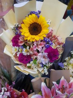 Fresh Flowers Bouquet Available in Alabang (Free Delivery)
