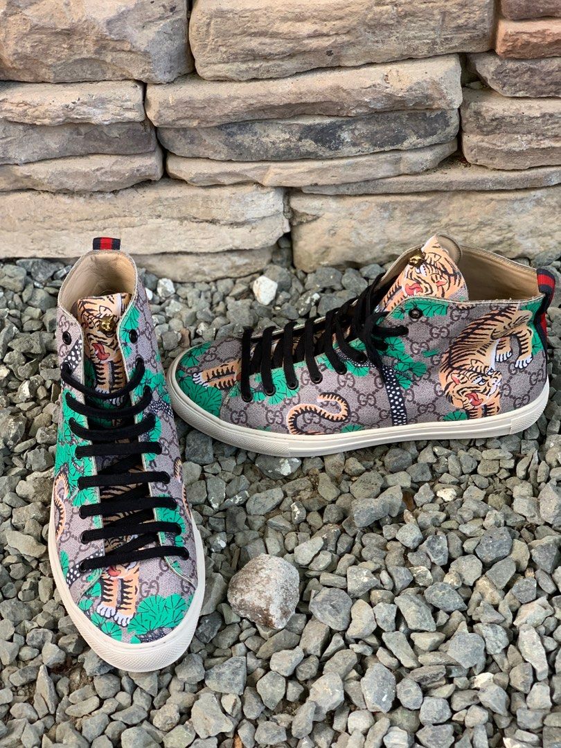 Gucci bengal tiger gg supreme Men s Fashion Footwear Sneakers