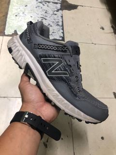 Hiking shoes 7.5mens