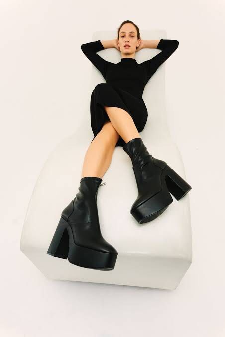 LOOKING FOR platform boots zara stradivarius bershka Women s Fashion Footwear Boots on Carousell