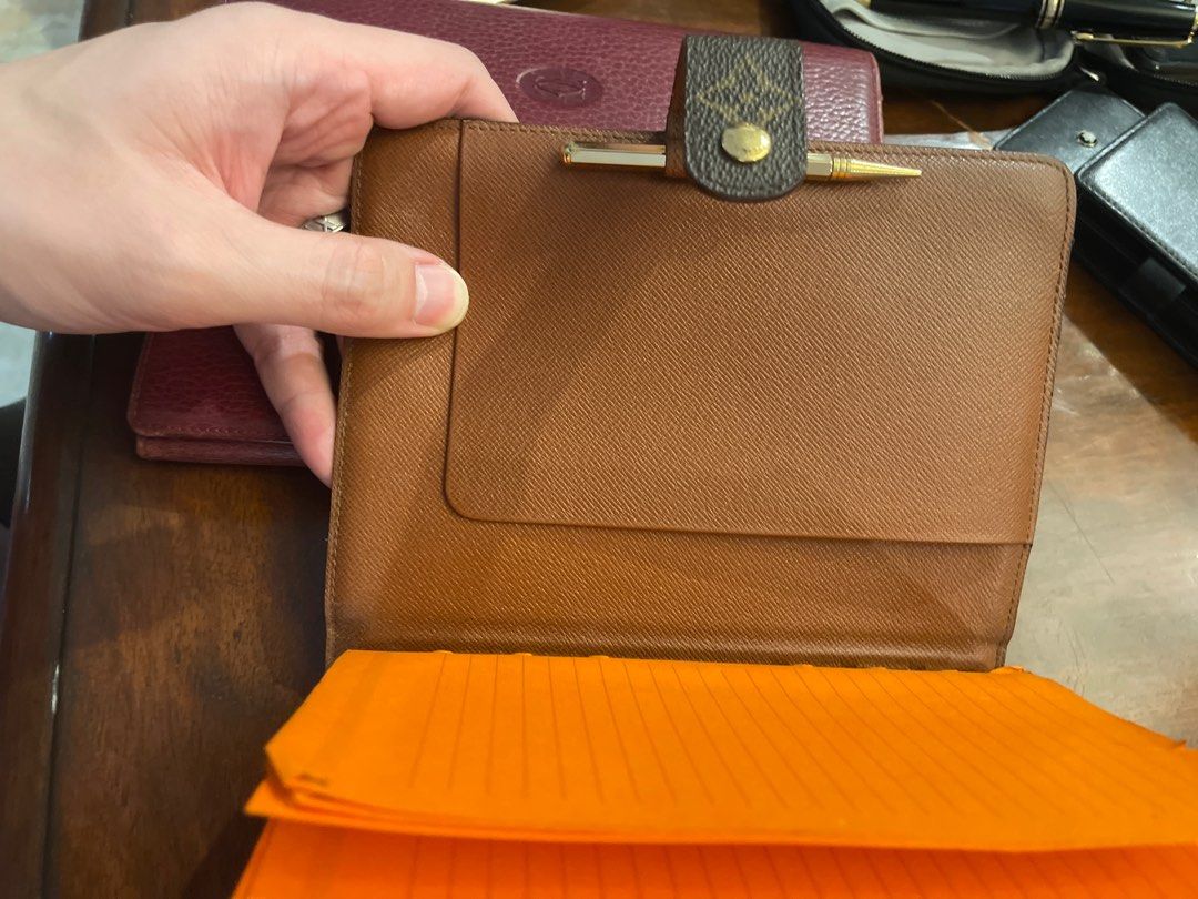 Louis Vuitton MM Agenda (Category: Luxury Bags & Wallets) located in Mandaluyong City. Submitted by olachicoas (Listing ID 1283172310, Image 2). Description: Vintage Louis Vuitton MM Agenda .