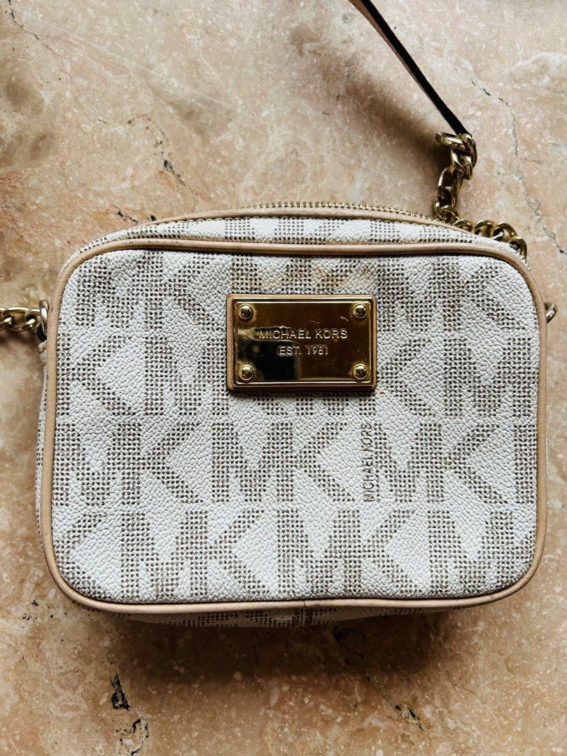 Michael Kors Cece Chain Small Shoulder Bag Crossbody Purse Handbag Lite  Cream ML - AbuMaizar Dental Roots Clinic