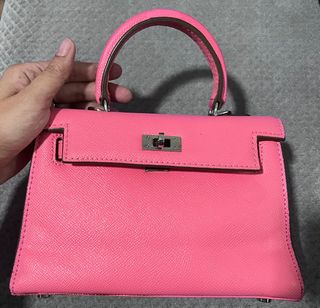 (Category: ) located in . Submitted by flaulieitemsforsale (Listing ID 1283208284, Image 1). Description: .