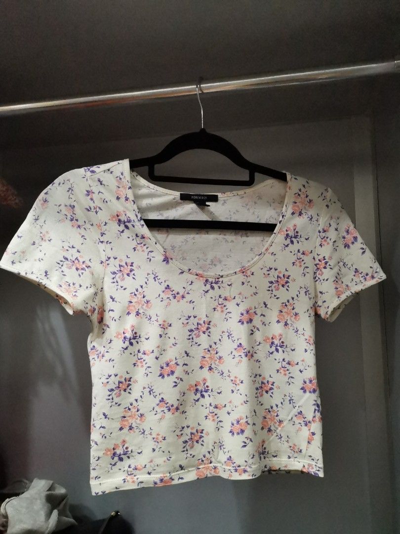 Forever 21 white floral outlet top