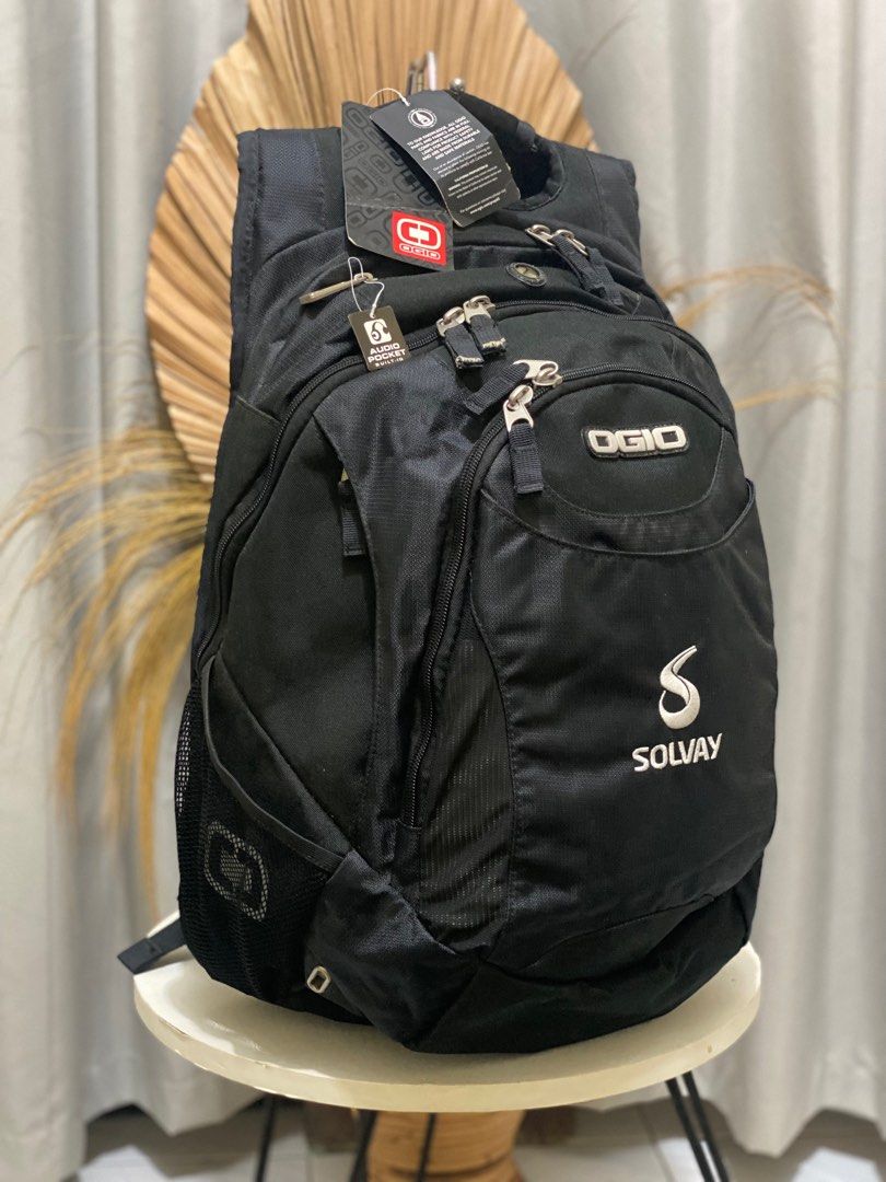 Ogio politan store