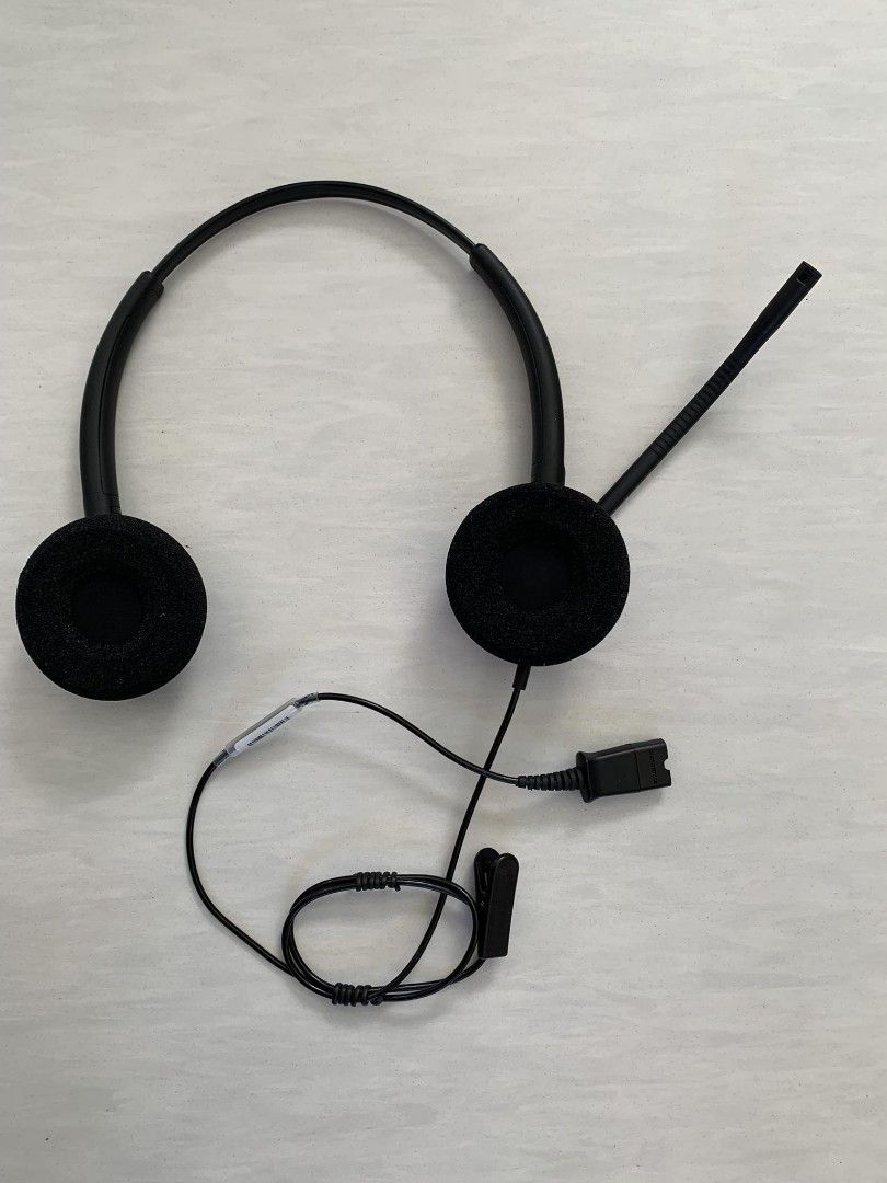 Plantronics EncorePro HW520 Headset Noise Cancelling (Category: Headphones & Headsets) located in Paranaque City. Submitted by lusub.trading (Listing ID 1283239054, Image 3). Description: Plantronics EncorePro HW520 Headset Noise Cancelling Srp 699.00 💯% GOOD WORKING CONDITION.