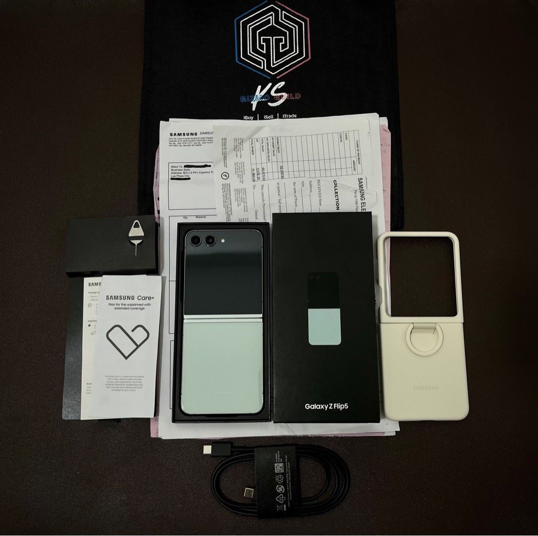 Samsung Z Flip 5 256gb 5g (Category: Samsung) located in Navotas City. Submitted by BeeTappy19 (Listing ID 1283196662, Image 2). Description: Samsung Z Flip 5 5G Sale or Swap sa iphone Purchased last November 3, 2023 (3 months Old) Samsung Galaxy Z Flip 5 5g Black Mint Single sim Any sim 8gb ram 256 gb rom 6.7 inch Foldable Dynamic AMOLED 2×120 hz NTC Approved 100% smooth good as bnew No amoled burns No hidden issues No history of repairs Comes w