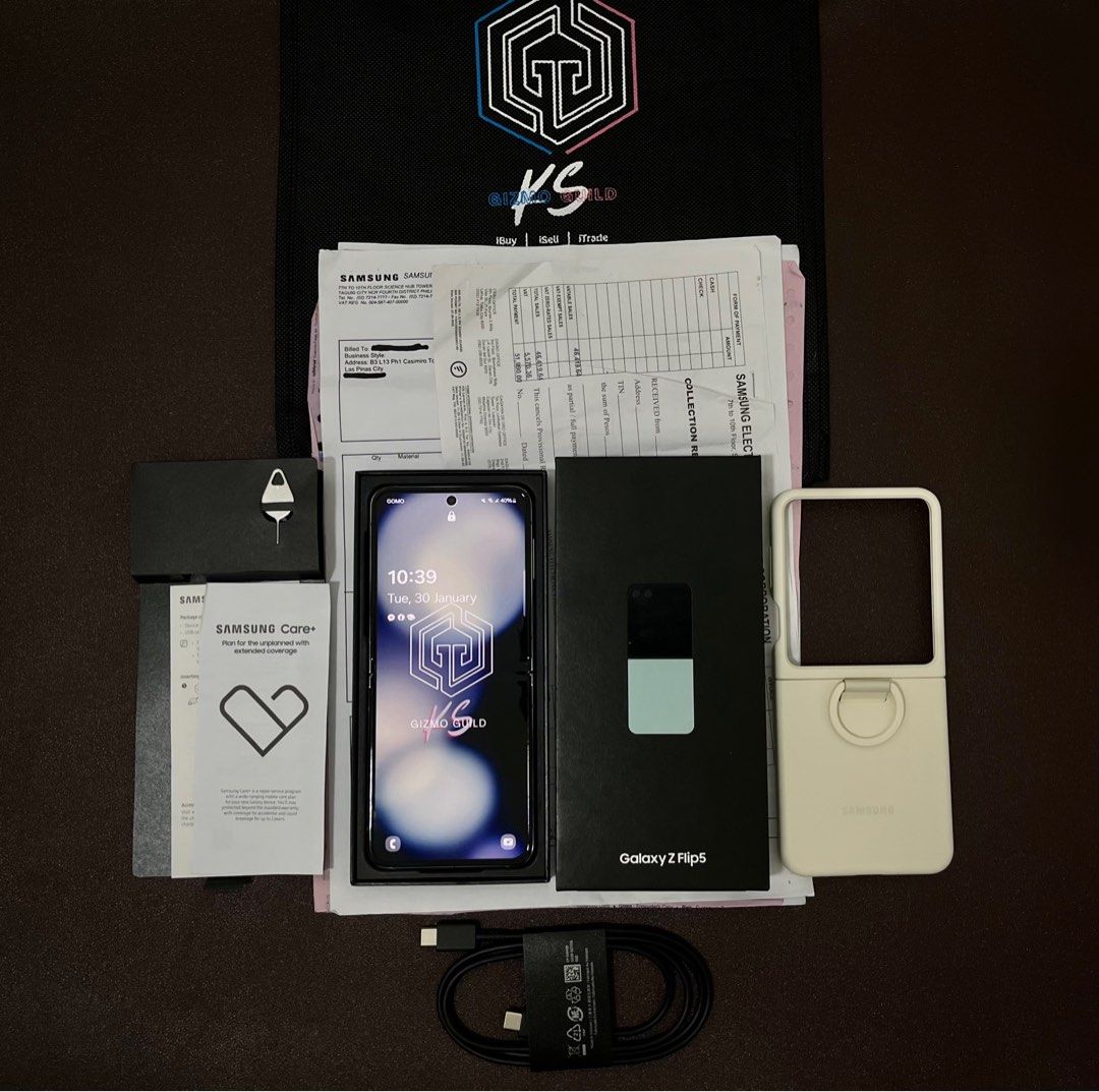 Samsung Z Flip 5 256gb 5g (Category: Samsung) located in Navotas City. Submitted by BeeTappy19 (Listing ID 1283196662, Image 1). Description: Samsung Z Flip 5 5G Sale or Swap sa iphone Purchased last November 3, 2023 (3 months Old) Samsung Galaxy Z Flip 5 5g Black Mint Single sim Any sim 8gb ram 256 gb rom 6.7 inch Foldable Dynamic AMOLED 2×120 hz NTC Approved 100% smooth good as bnew No amoled burns No hidden issues No history of repairs Comes w