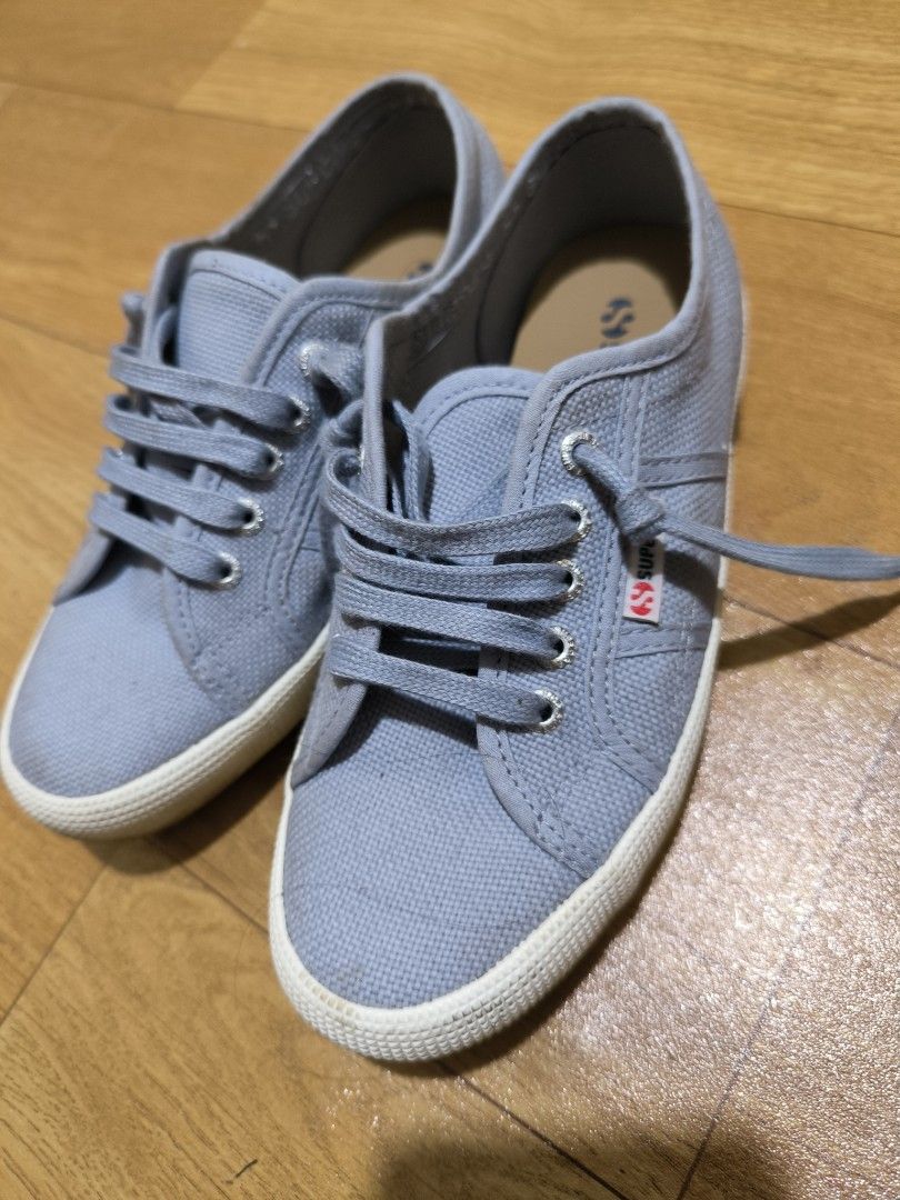 Sepatu anak Superga size 33