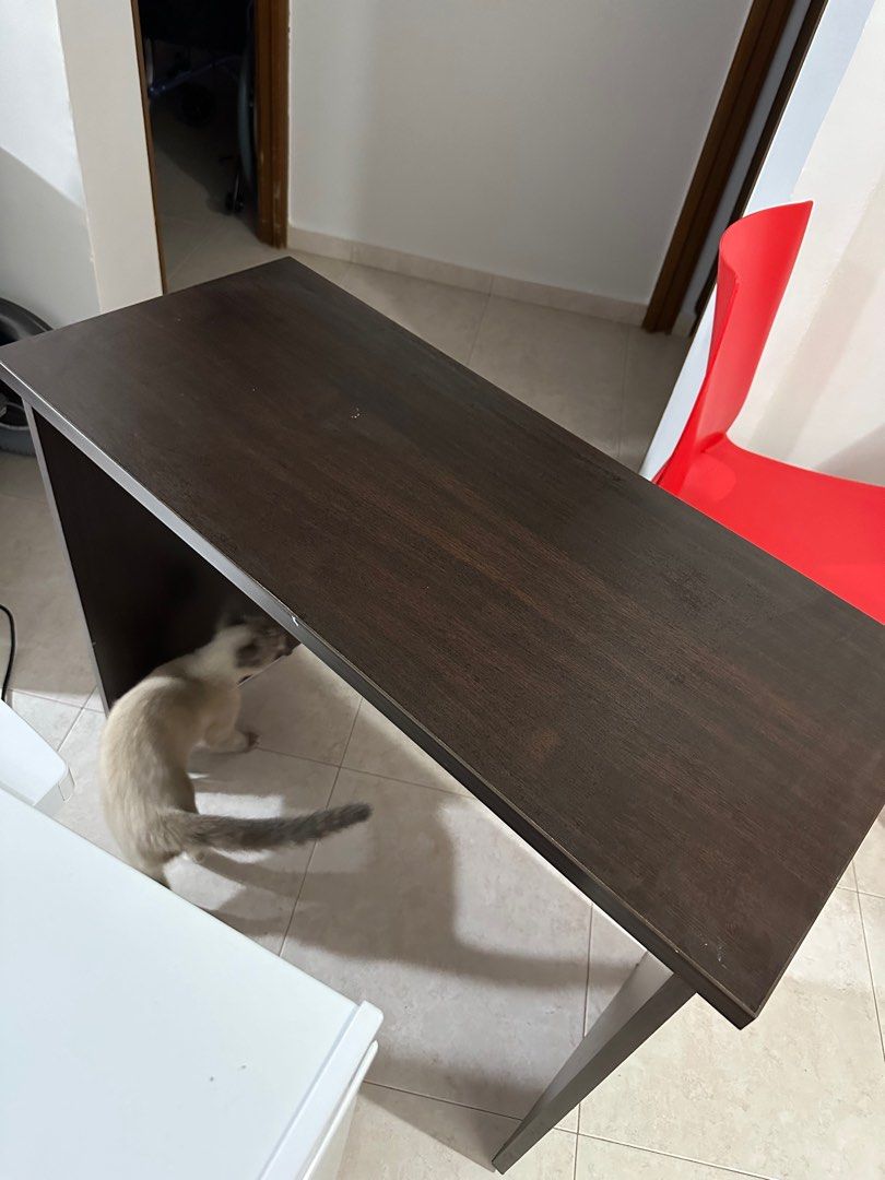 Solid Wood Table (Category: Tables & Sets) located in Singapore. Submitted by 5dollarcheaper (Listing ID 1283251456, Image 2). Description: pm for more info.