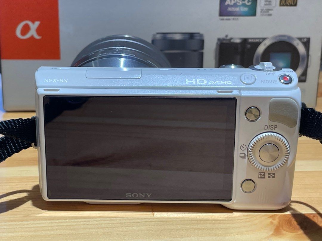 SONY NEX5NK 經典白 Kit鏡 含原廠配件與腳架, 相機攝影, 相機在旋轉拍賣