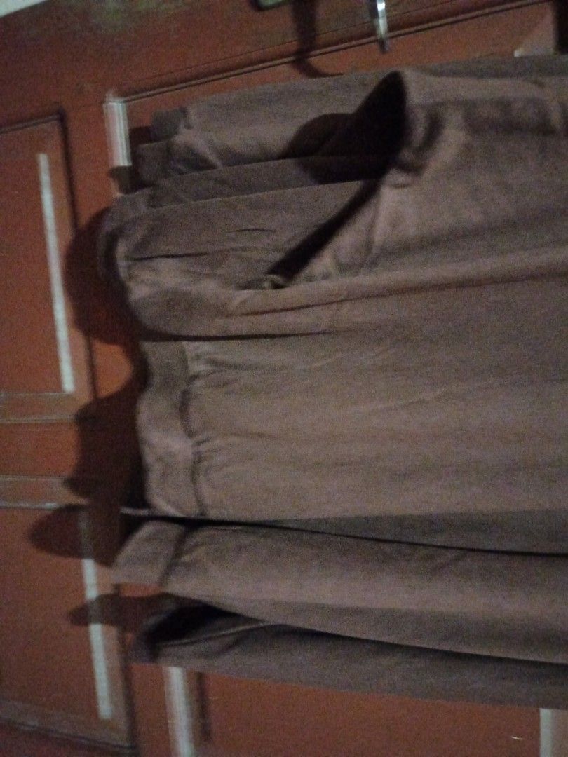 Sweaters Brown (Category: Coats, Jackets and Outerwear) located in Port Dickson. Submitted by emipreloved_99 (Listing ID 1283176073, Image 3). Description: -wanna clear wardrobe -just byr postage rm8+ charge rm2(minyak kereta etx) -ask for measurement just in case -siapa cepat dia dpt. who's pay first gets it first -any stain/kekotoran if ada akan diberitahu oleh seller. -more pic/detail ask je seller. seller baik jgn bimbang🤣 *not quite sure th