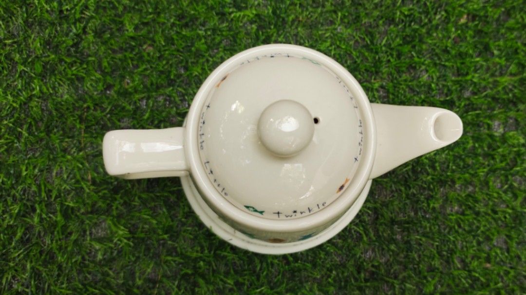 Teapot Twinkle Little Color Fish 350 (Category: Coffee & Tea Tableware) located in Manila. Submitted by retroflash (Listing ID 1283171546, Image 3). Description: 6 inches height No issue.