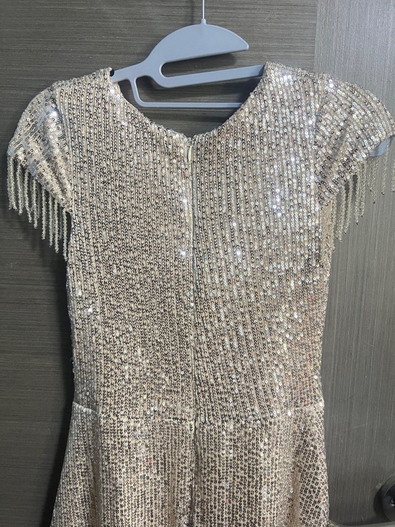 Tops (Category: Maternity wear) located in Singapore. Submitted by 2gmtyqgyxh60713 (Listing ID 1283170625, Image 3). Description: .