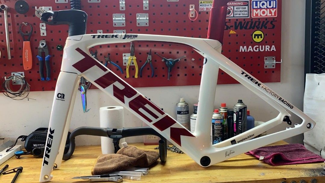 Trek Madone SLR 9 Project One Icon Pearl Chrome Team Colour 