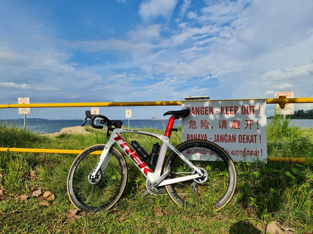Trek Madone SLR 9 Project One Icon Pearl Chrome Team Colour 