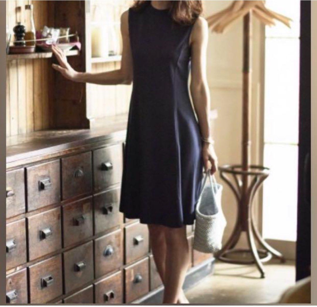 Uniqlo Women Sleeveless Fit And Flare Dress, Women's Fashion, Dresses & Sets, Dresses on Carousell Uniqlo Women Sleeveless Fit And Flare Dress, Women's Fashion, Dresses & Sets, Dresses on Carousell
