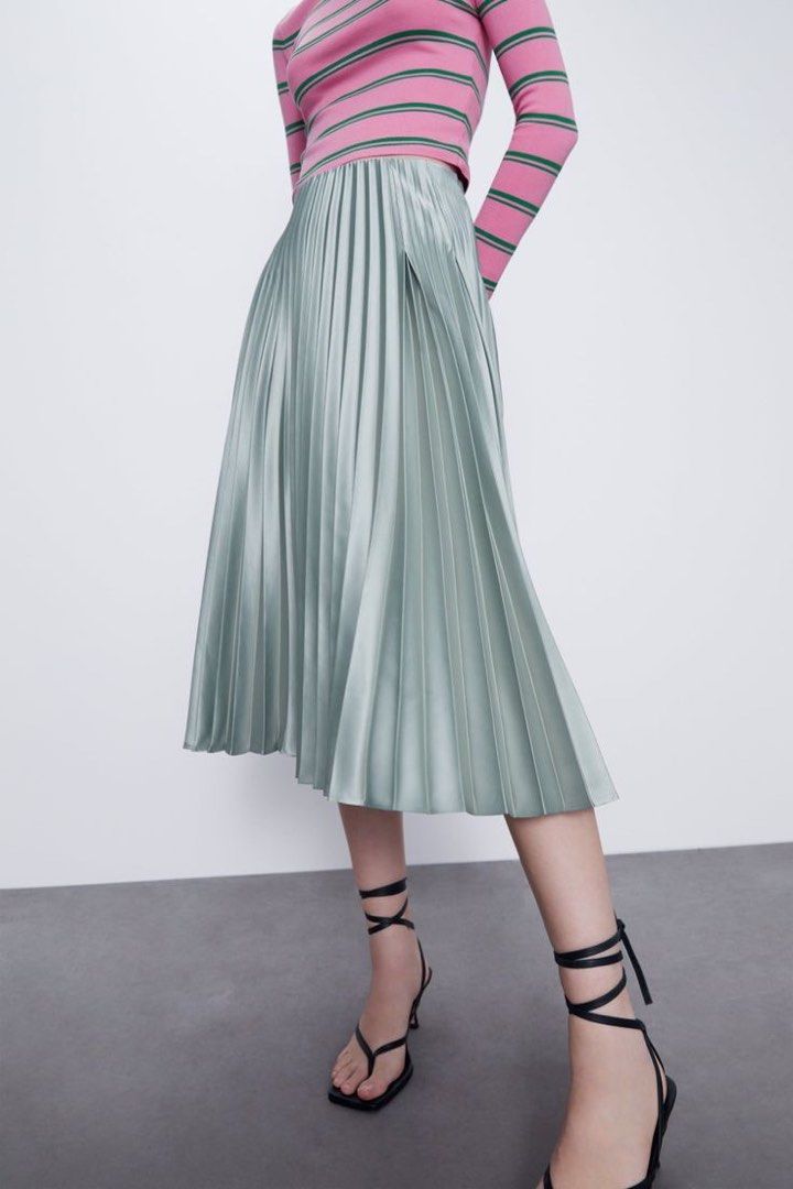 Pleated metallic deals thread skirt zara