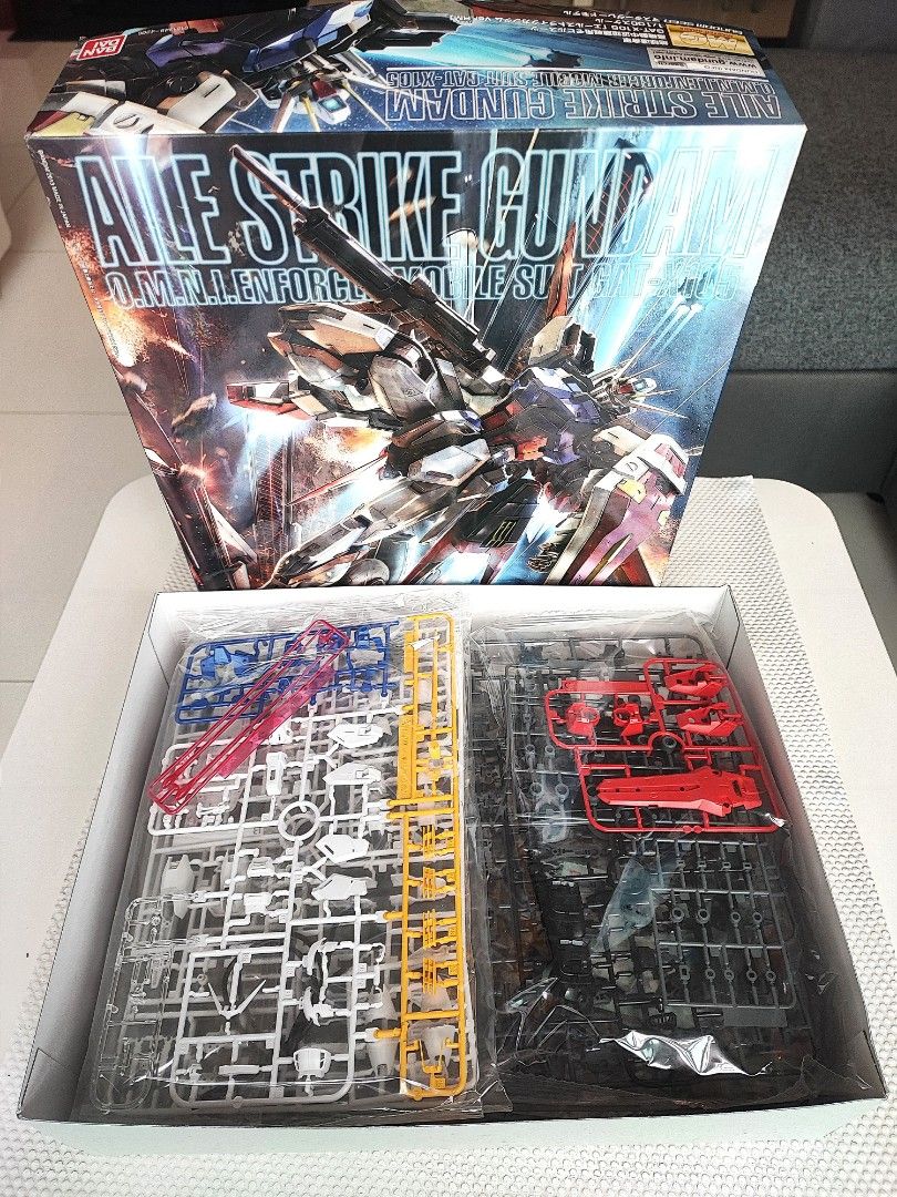 1/100 Aile Strike Gundam / Bandai (Category: Gundam Model Kits) located in Singapore. Submitted by rakocat00 (Listing ID 1276572427, Image 2). Description: Brand New in Plastic.