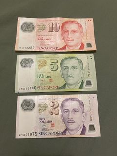 2 dollars, 5 dollars and 10 dollars Singapore bank notes, a set