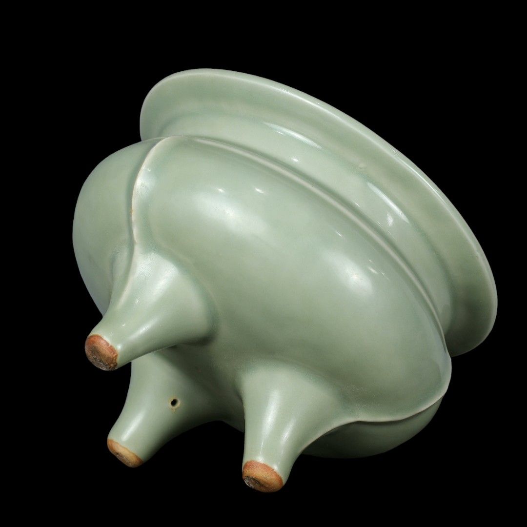 中国古玩 清時代 龍泉窯 梅子 青釉 鬲式炉 南宋龙泉窑梅子青釉鬲式炉