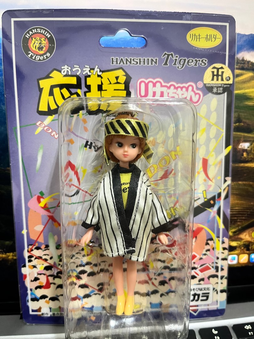 正版 新品 極稀有! 阪神虎 應援 娃娃 公仔 日本職棒 日職 Hanshin Tiger 官方認證 有貼紙證明, 書籍、休閒與玩具, 玩具 ...