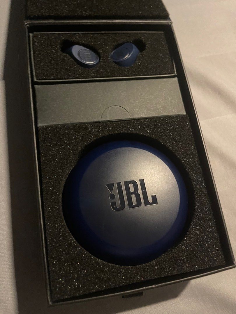 FREE MAILING JBL FREE by Harman Earbuds AirPods Truly Wireless Signature Sound Sweatproof for running training jogging adventure fishing