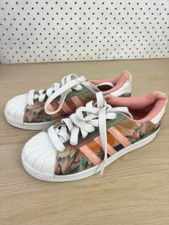 Adidas superstar hot sale dusty pink floral