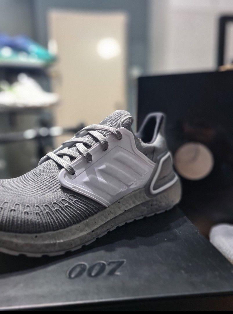 Ultra boost 20 james bond top