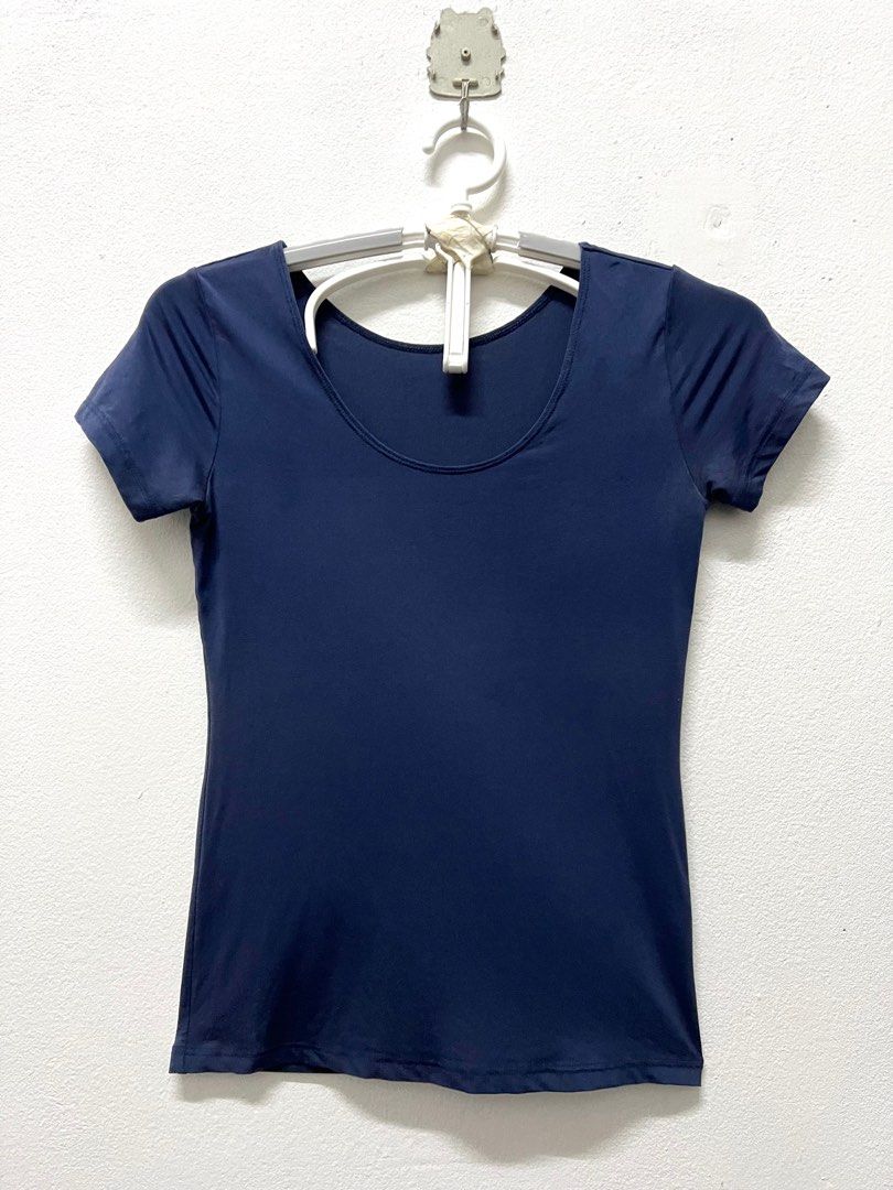 ANN4366: uniqlo AIRism S size women navy blue inner shirt/ uniqlo airism  short sleeve stretchable body shirt ( defect), Women's Fashion, Tops,  Shirts on Carousell