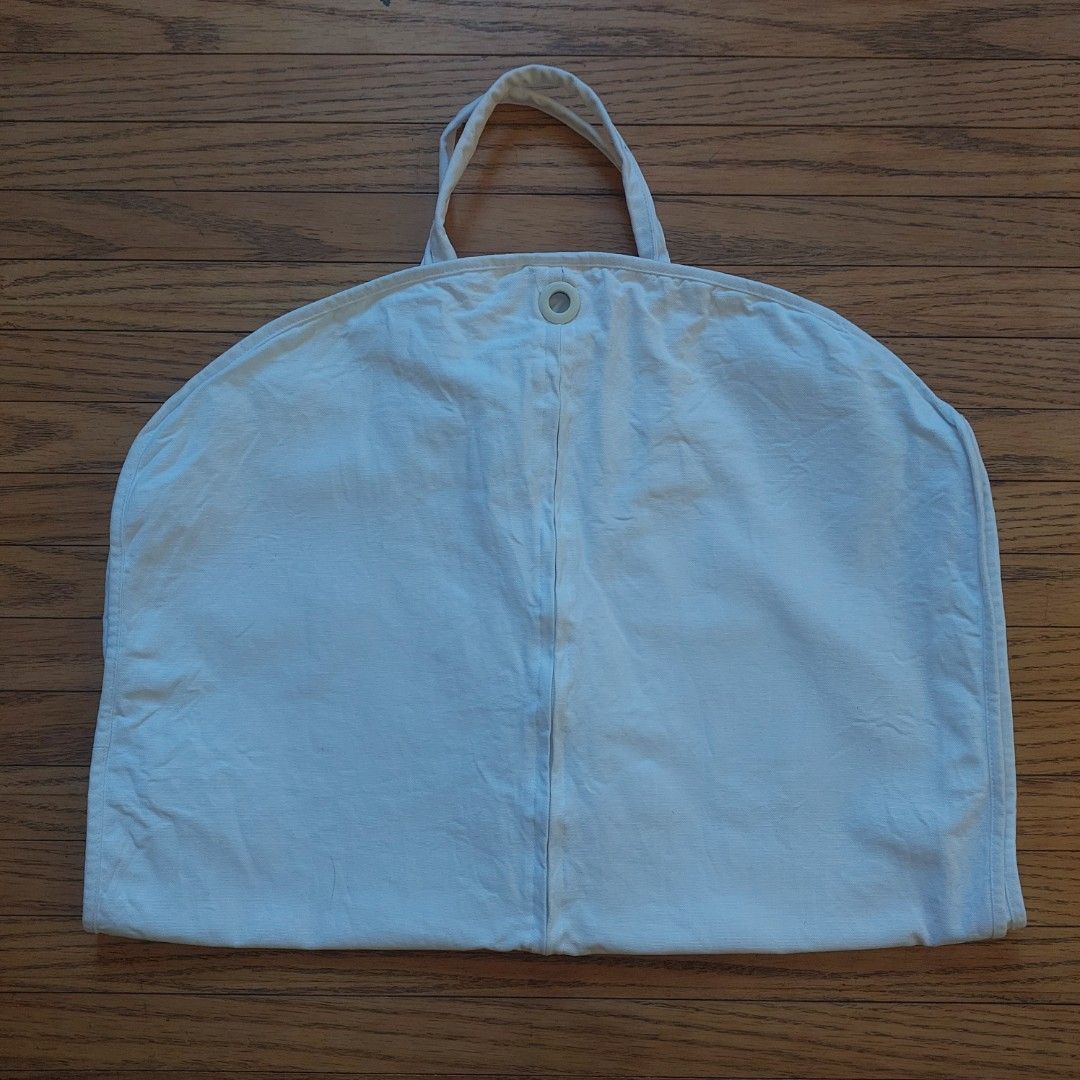Authentic Christian Dior garment bag (Category: Luxury Bags & Wallets) located in Manila. Submitted by jfluxury.co (Listing ID 1276476967, Image 3). Description: excellent condition no flaws bought in Japan 🇯🇵 💯% Authentic. 😊 Money back guarantee. 😊 Clean and ready to use na po.