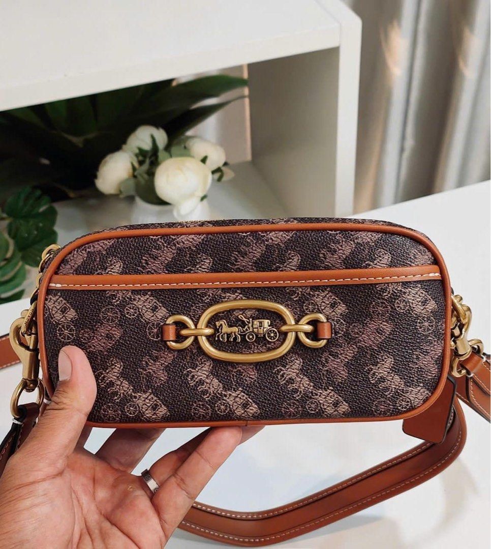 Coach avery outlet shoulder bag
