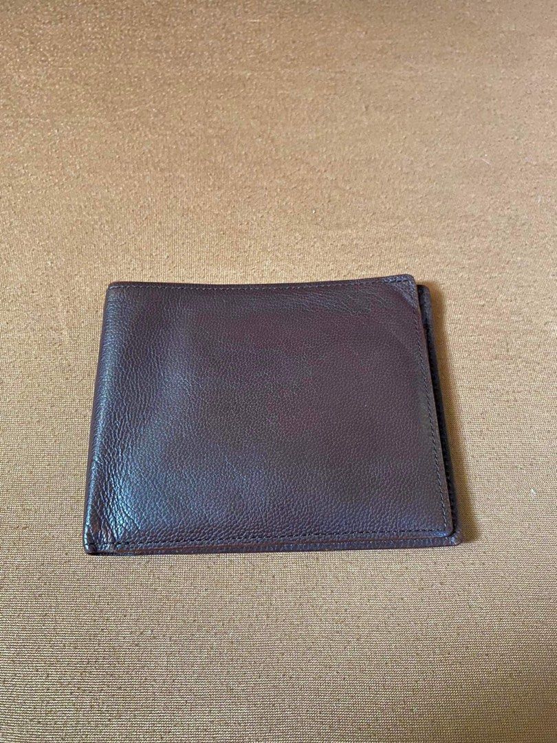 Authentic Valentino Garavani wallet (Category: Luxury Bags & Wallets) located in Cainta. Submitted by cherie0831 (Listing ID 1276470108, Image 1). Description: Color: Brown Guaranteed authentic.
