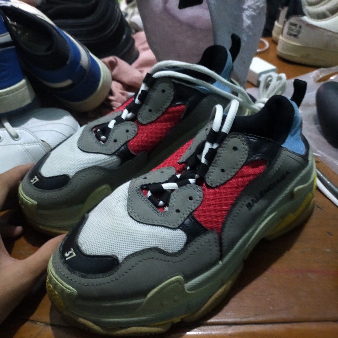 Balenciaga 3s top