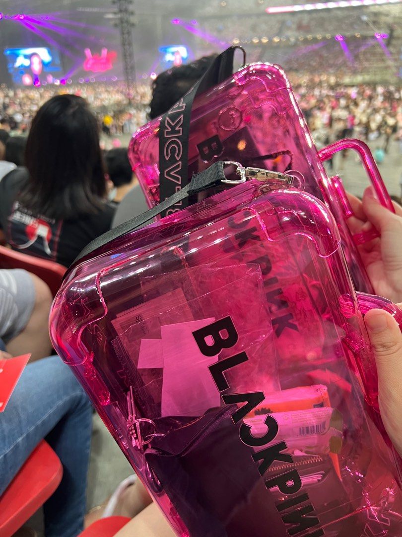Bag on sale black pink