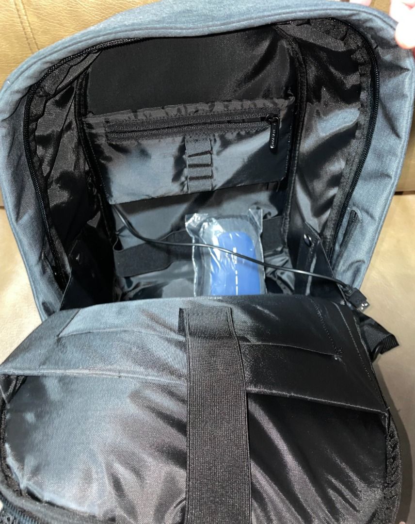 XD Design Bobby Hero Regular Antitheft backpack (navy), Men's Fashion