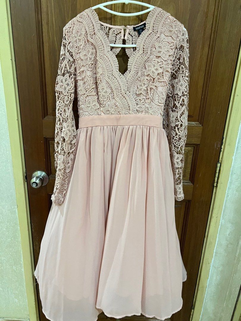 Boohoo pink lace hotsell dress